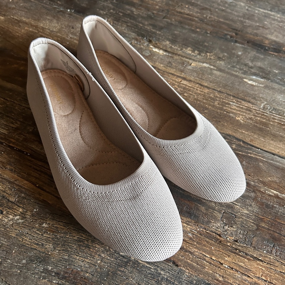 Nude flats